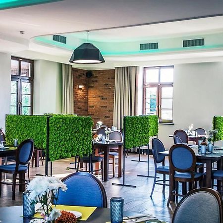 Dwor Karwacz Bed & Breakfast Пшасниш Екстериор снимка