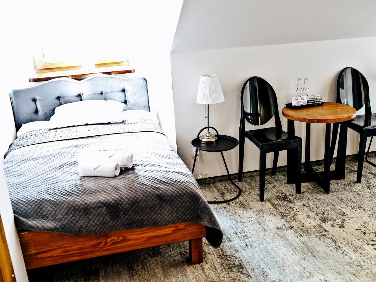 Dwor Karwacz Bed & Breakfast Пшасниш Екстериор снимка