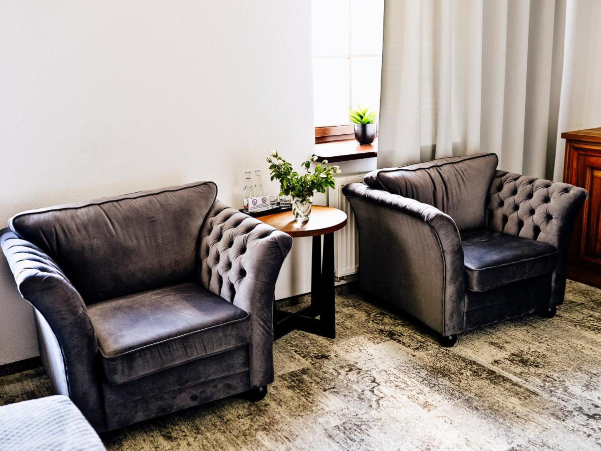 Dwor Karwacz Bed & Breakfast Пшасниш Екстериор снимка