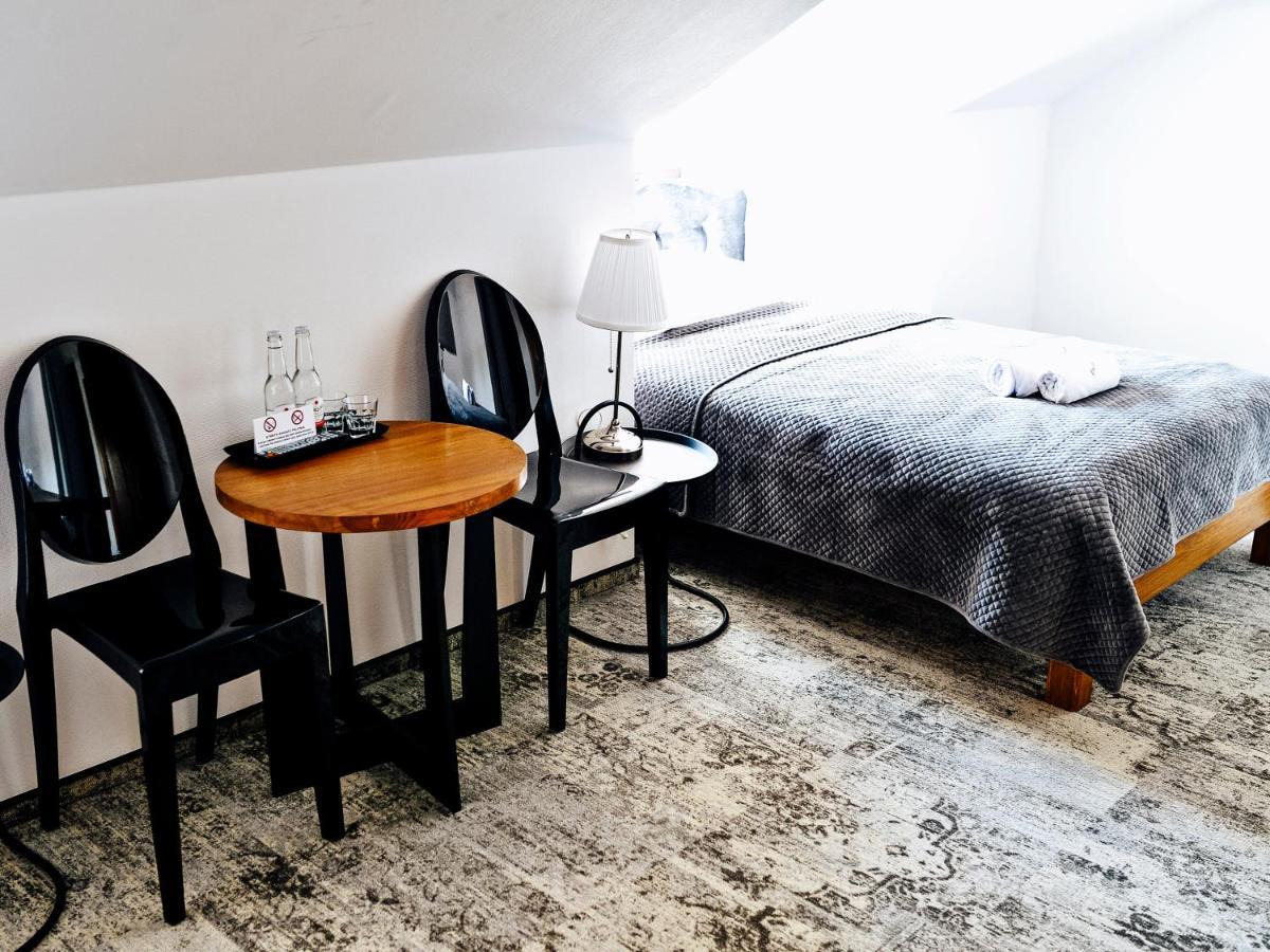 Dwor Karwacz Bed & Breakfast Пшасниш Екстериор снимка
