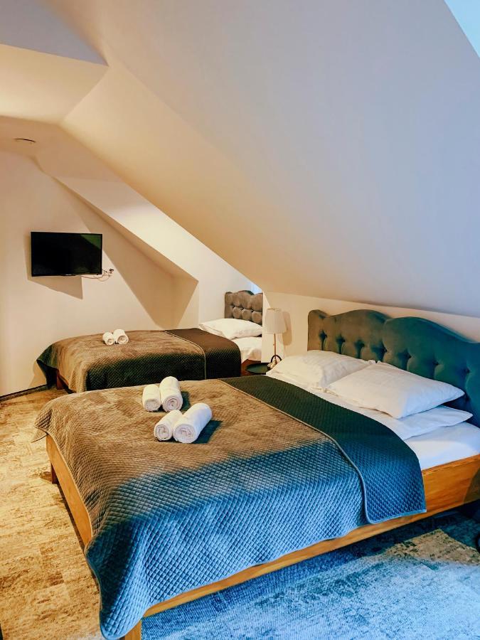 Dwor Karwacz Bed & Breakfast Пшасниш Екстериор снимка