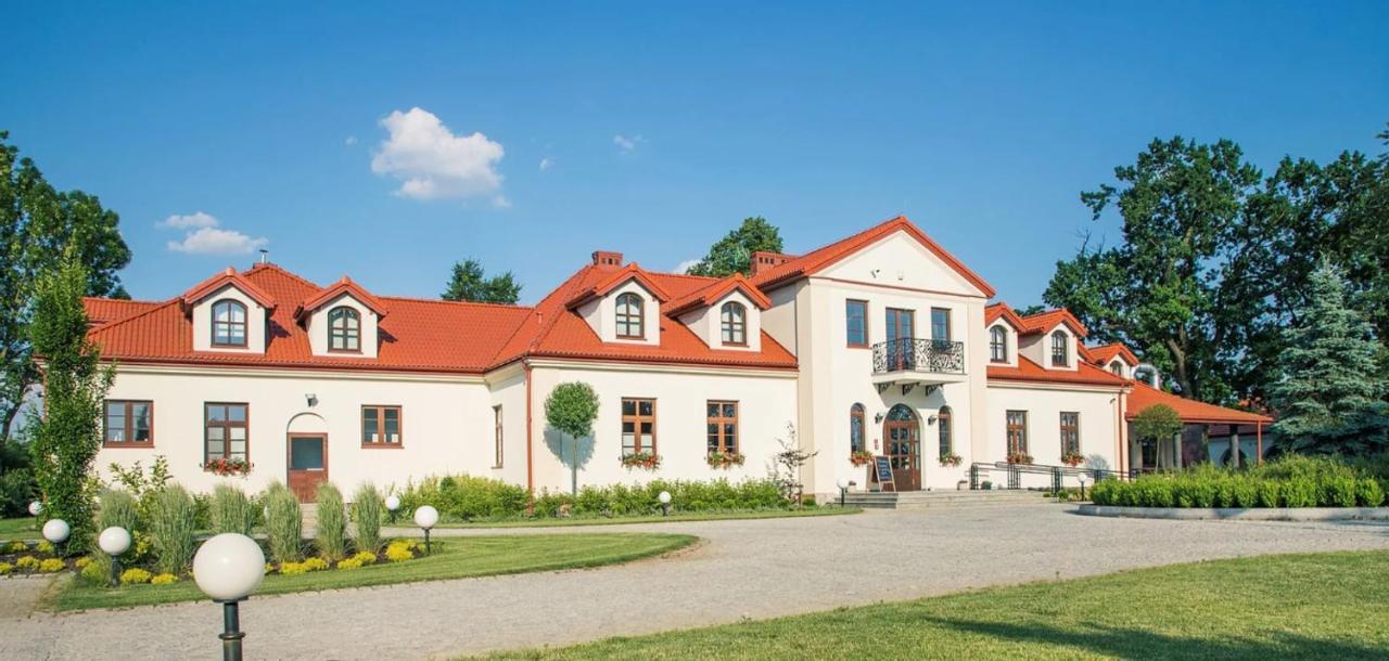 Dwor Karwacz Bed & Breakfast Пшасниш Екстериор снимка