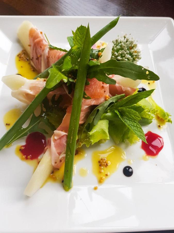 Dwor Karwacz Bed & Breakfast Пшасниш Екстериор снимка